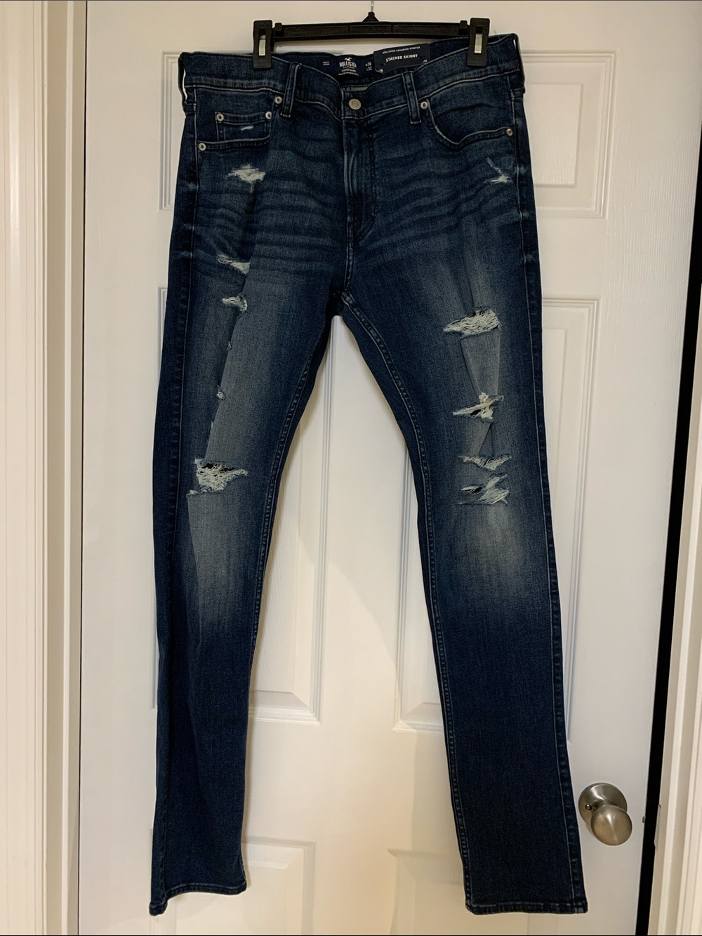 Hollister Men's Distressed Dark Blue Skinny Jeans